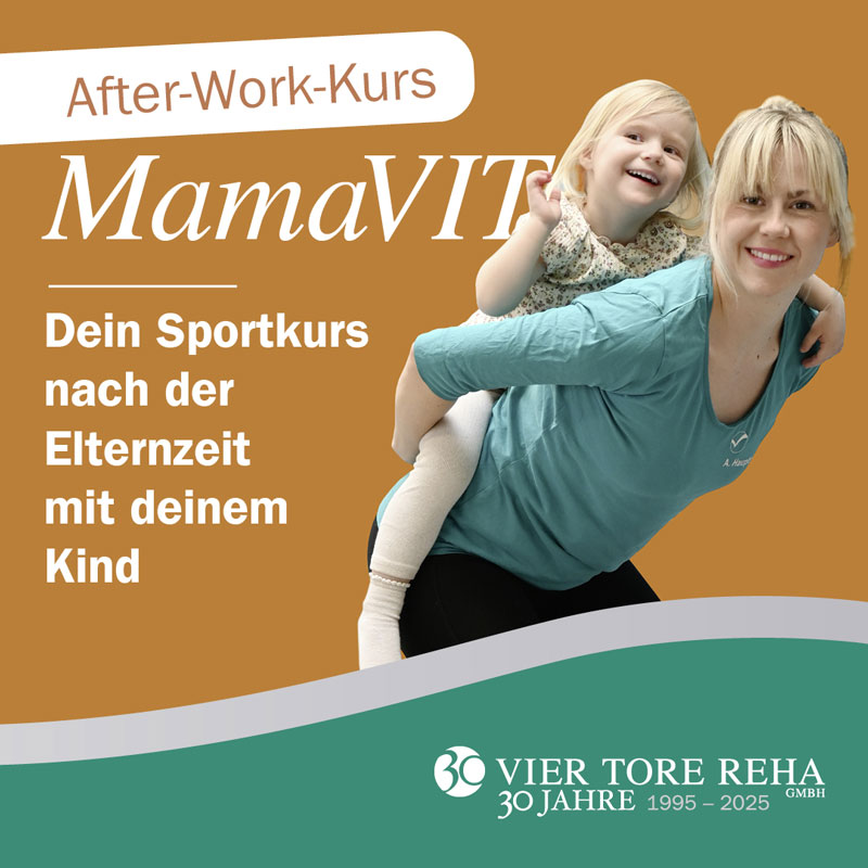 Sporttherapeutin Anni lädt junge Mütter zum Sportkurs mit ihrem Kind ein. Der After-Work-Kurs hilft nach der Elternzeit beim Abnehmen und um mehr Fitness für den Alltag zu erlangen.